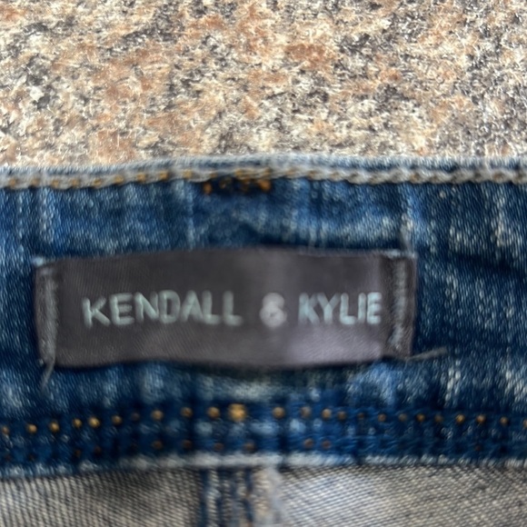 Kendall and Kylie shorts size 7 - Picture 4 of 6